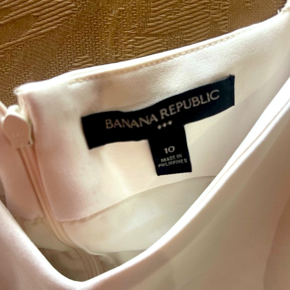 Banana Republic sheath dress- size 10-winter white. - Picture 3 of 4